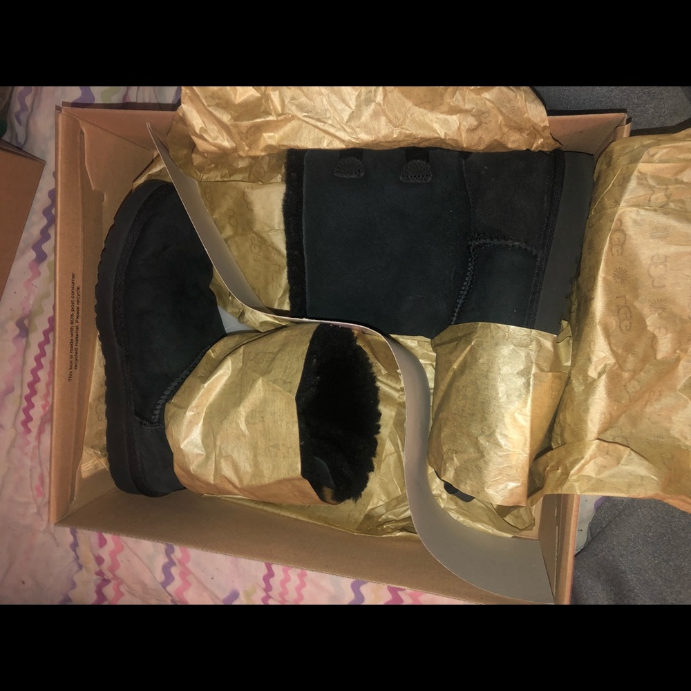 Black bailey bow ugg boots